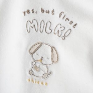 Conjunto presente com gorro e babete Chicco - Image 6